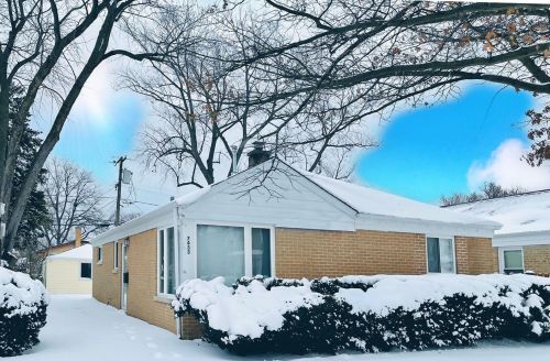 7433 Kostner Ave, Skokie, IL 60076-3825