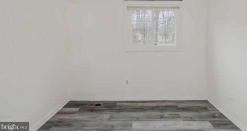 8105 Willowdale Ct, Springfield VA  22153-3620 exterior