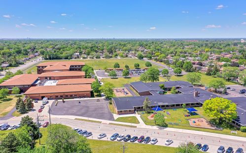 8143 Oak Ln, Niles IL  60714-2720 exterior