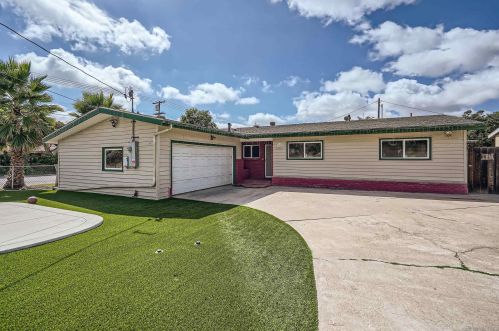 2208 Lyndine St, Lemon Grove, CA 91945-3829