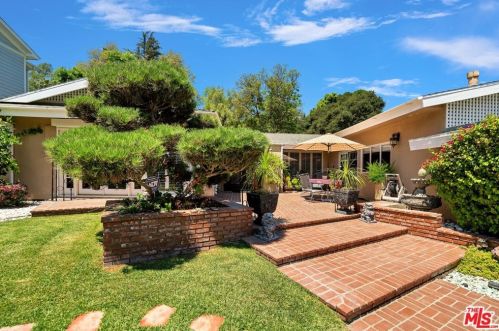4449 Petit Ave, Van Nuys, CA 91436-3211