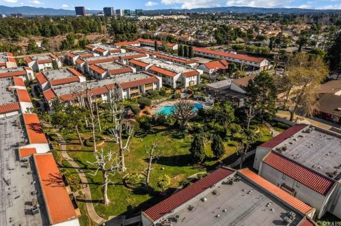 2511 Sunflower Ave, Santa Ana CA 92704-7533 exterior