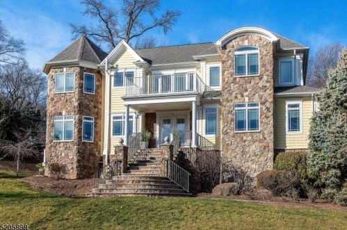 3 Cory Ct, Mountainside, NJ 07092-2146
