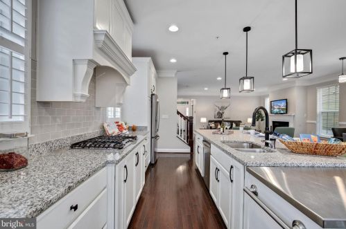 8810 Gunston St, Fulton MD  20759-2308 exterior