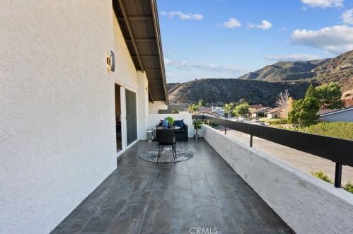1130 Old Phillips Rd, Glendale CA  91207-1112 exterior