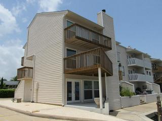 12 Mariner Village Dr, Taylor Lake Village TX  77586-5448 exterior