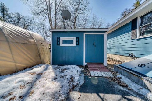17 Great Pond Rd, Kingston, NH 03848-3733