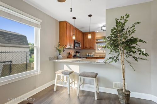 416 Essex Pl, Carol Stream IL  60188-9200 exterior