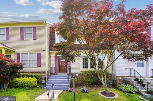 7325 Rolling Oak Ln, Springfield, VA 22153-2015