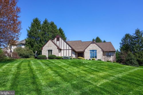 1326 Beaconfield Ln, Lancaster, PA 17601-5343