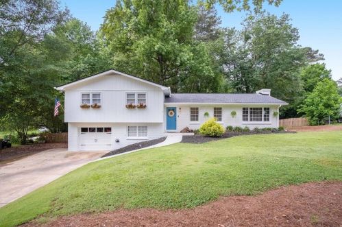140 Timberland St, Holly Springs, GA 30188-3928