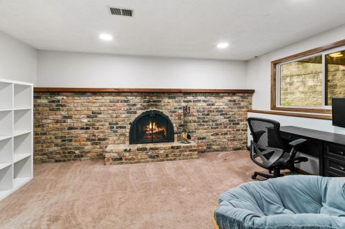 1718 Hickory Hill Dr, Saint Paul MN  55122-2410 exterior