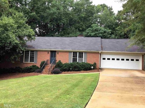 1631 Spaniel Ct, Conyers GA  30094-4071 exterior