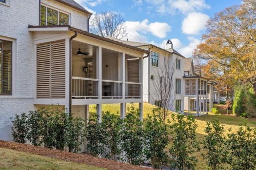 679 Moores Mill Rd, Atlanta GA  30327-0015 exterior