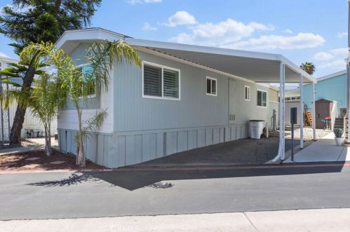 80 Huntington St, Huntington Beach CA  92648-5334 exterior