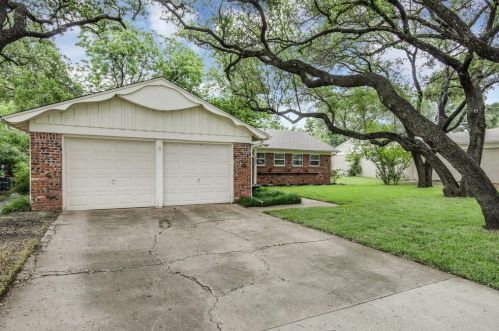 5221 Wosley Dr, Fort Worth TX  76133-2217 exterior