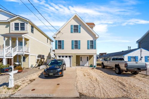 237 Dogwood Dr, Berkeley Township, NJ 08721-3113