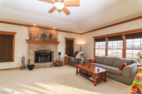 307 Schmidt Dr, Pingree Grove IL  60140-8273 exterior