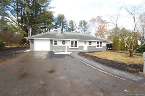 27 Cam Ave, Woodbury, CT 06798-2826