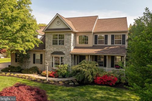 352 Buch Ave, Lancaster, PA 17601-2957