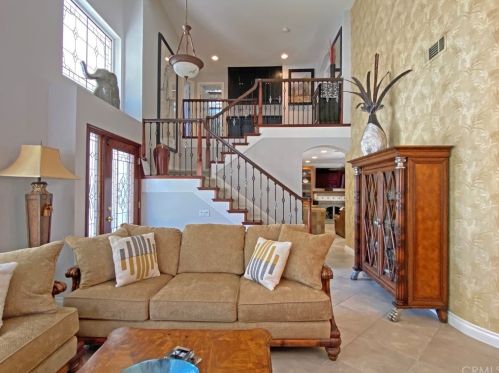 2342 Crestview Ave, Upland, CA 91784-8627