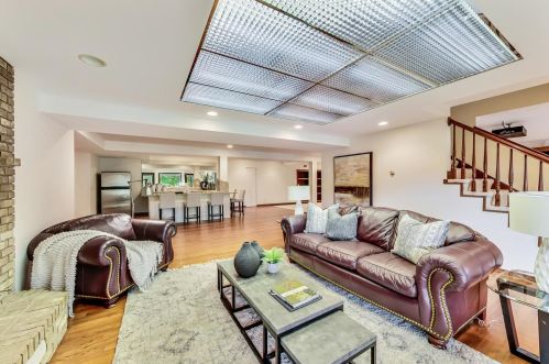 6972 Fieldstone Dr, Willowbrook IL  60527-6969 exterior