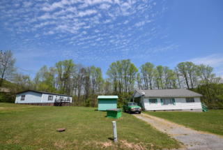 152 Johnny Smith Ln, Clinton, TN 37716-5438