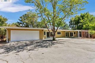 3124 Diablo View Rd, Lafayette, CA 94549-2243