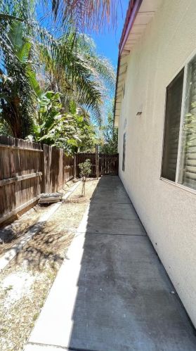 1012 Garden St, Los Banos CA  93635-4563 exterior