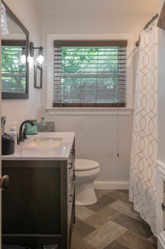 326 Plymouth Ct, Sycamore IL  60178-1510 exterior