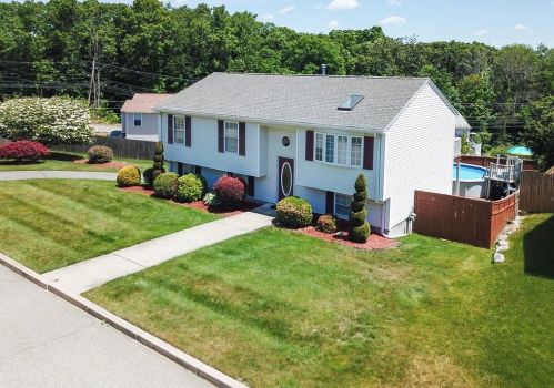 2 Water View Ln, Providence, RI 02904-2940