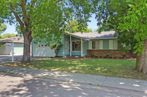 7502 Coral Ln, Stockton, CA 95207-1533