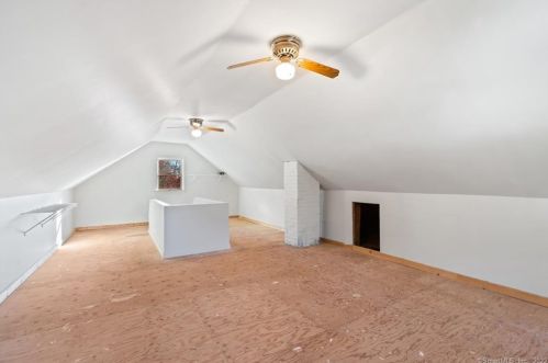 72 Flanders Rd, Niantic CT  06357-1525 exterior