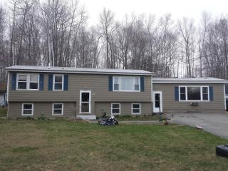 68 Minuteman Dr, Millinocket, ME 04462-2211