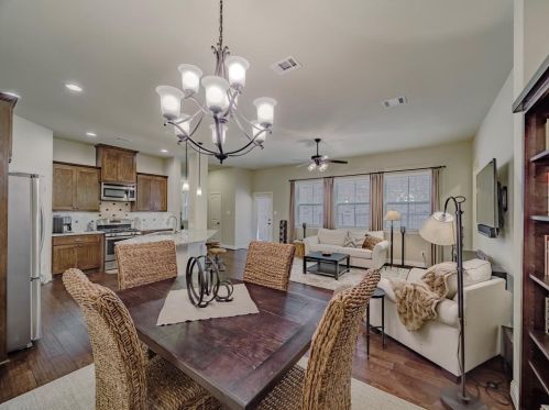 6731 Deleon St, Irving TX  75039-3437 exterior