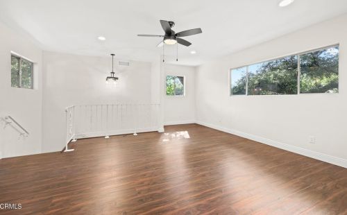 3855 Altura Ave, Glendale CA 91214-3456 exterior