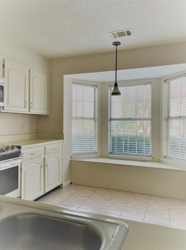 2090 Fairways Ct, Kennesaw, GA 30144-2093