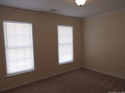 33 Crescent Ave, Niantic CT  06357-3033 exterior