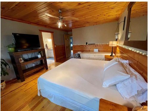 409 Swanson Rd, Sycamore IL  60178-1126 exterior