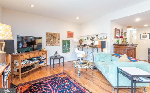 9233 Three Oaks Dr, Silver Spring MD 20901-3372 exterior