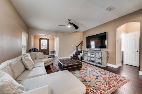 5568 Thunder Bay Dr, Fort Worth TX  76119-8505 exterior