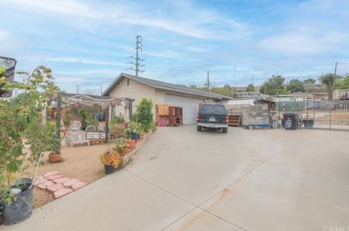 3564 Valley Way, Riverside CA  92509-1450 exterior