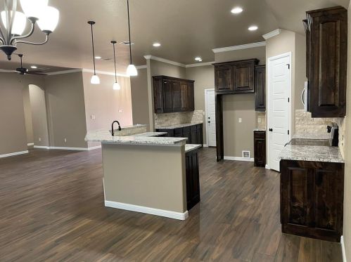 3215 Windcrest Dr, Granbury TX  76049 exterior