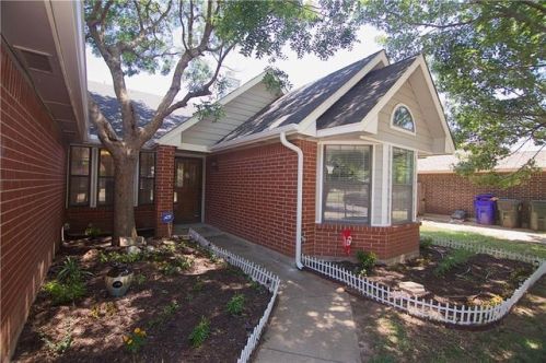 513 Winston Dr, Norman, OK 73072-3868