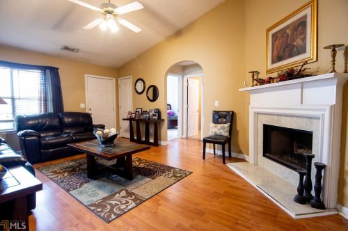 6063 Creekview, Rex GA 30273 exterior