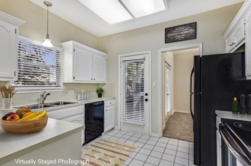 208 Ashworth Dr, Austin TX  78746 exterior