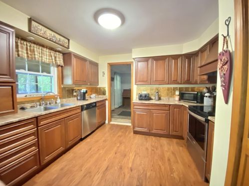 8 Red Oak Dr, Keene, NH 03431-5407