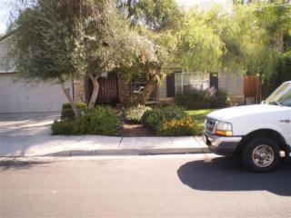 1053 Filbert Ave, Clovis, CA 93611-8129