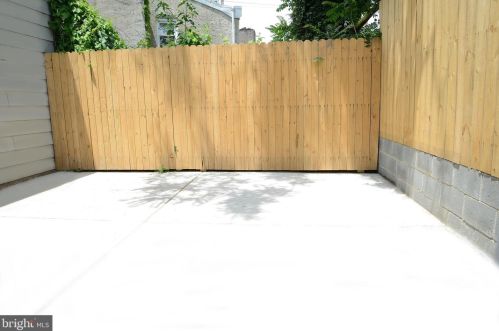 2620 Amber St, Philadelphia PA  19125-1404 exterior