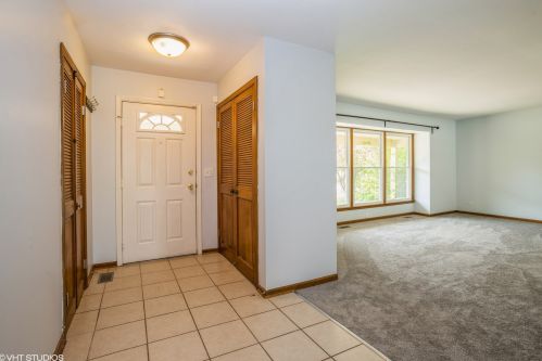 1530 Lake Louise Dr, Palatine, IL 60074-4118